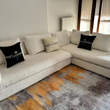 Apartment Helena Torre de' Roveri